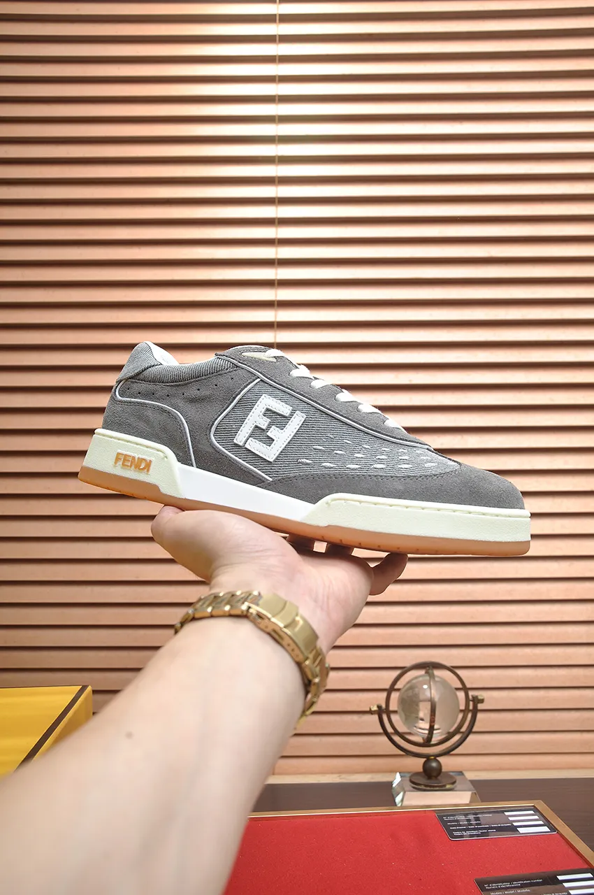 Men's shoes 💰600💶 [Fendi] The latest couple model 🔥 Many 💑 stars have the same style. FD match is a one-to-one replica of the original version. The first fendi match created by designer Kim Jones and Trainer basketball sneakers by Donkey. Material: Original silk leather. Lining: breathable mesh. Packaging: Original 1:1 matching high-end packaging. Size: Female 35-40 Male 38-44 (45 46. Custom-made (no return or exchange)